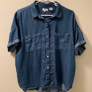 Levi brand short sleeve chambray